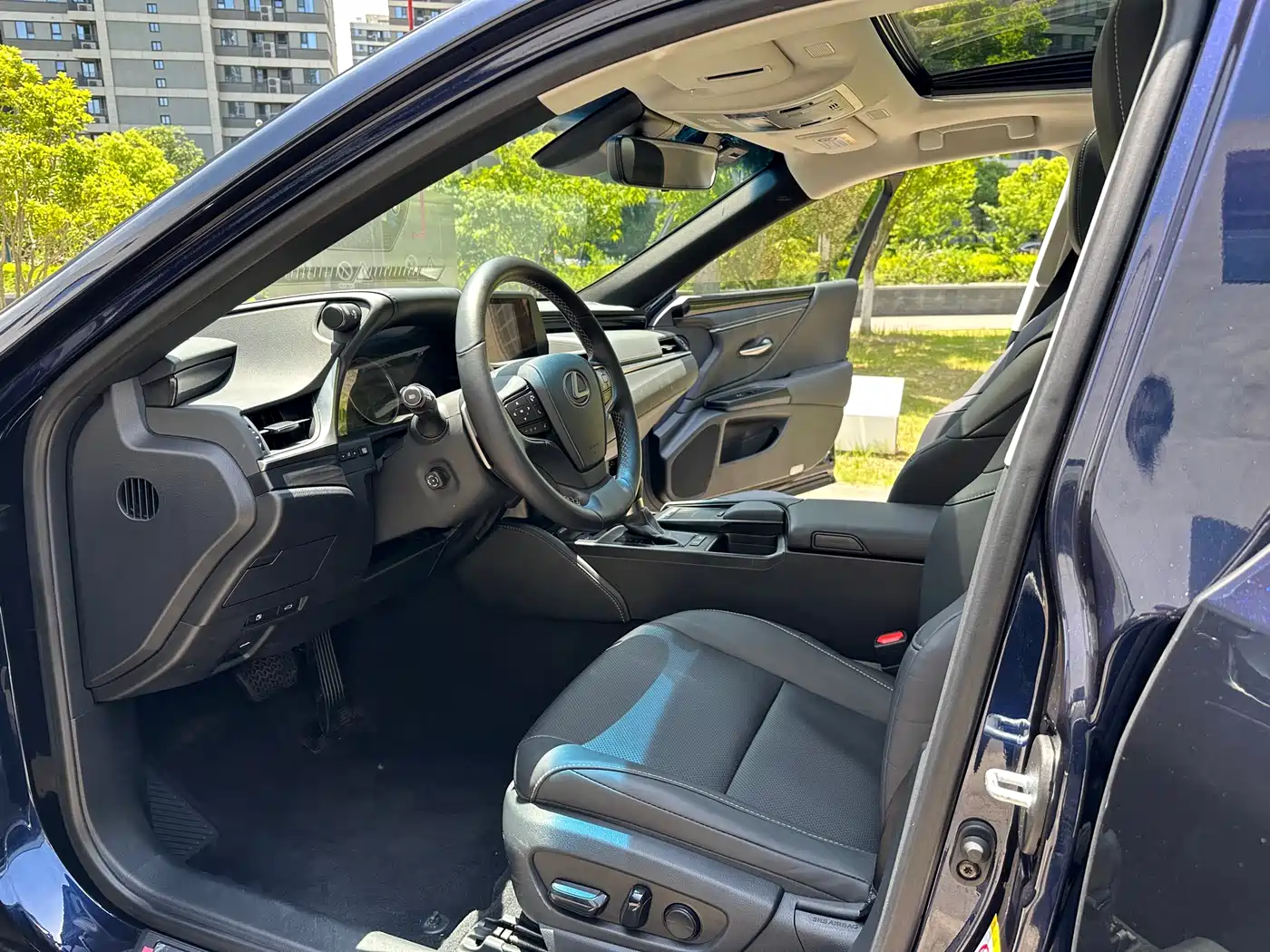Lexus ES 2018 300h Excellence Edition China V фото 8