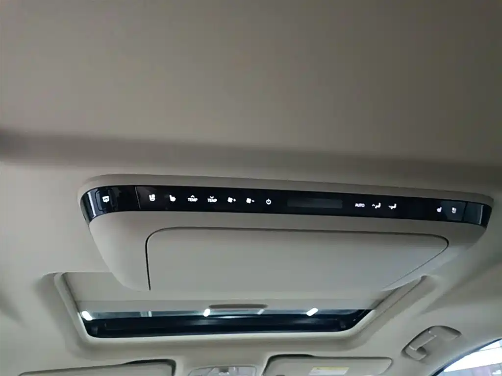 Buick GL8 New Energy 2025 Land Honor Premium Edition 7-Seater фото 18