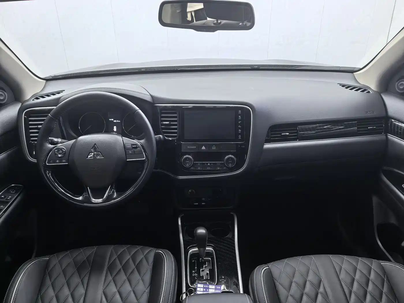 Mitsubishi Outlander 2021 Facelift 2.0L 2WD Premium Edition 5-Seater фото 4