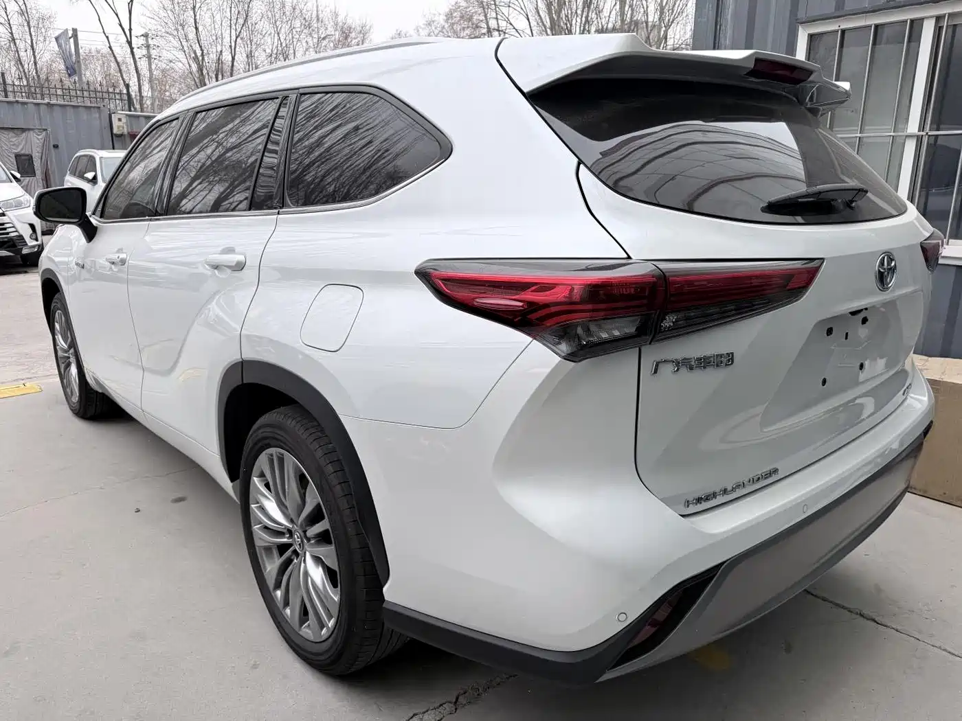 TOYOTA HIGHLANDER
