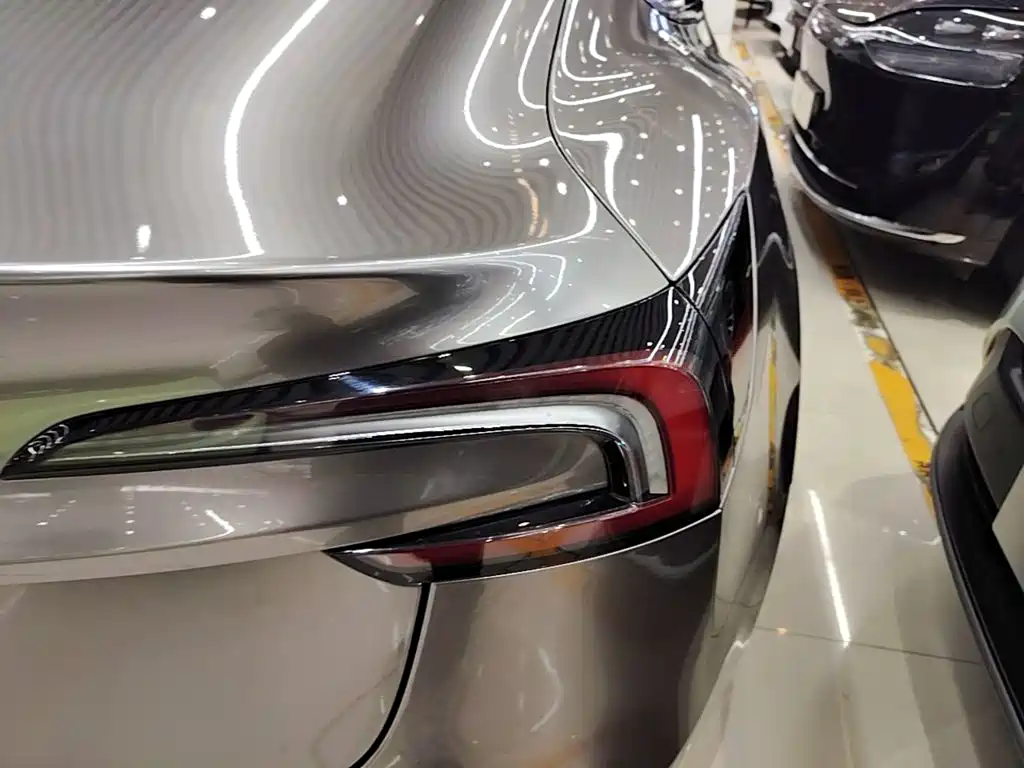 Фото 8 - Tesla Model 3