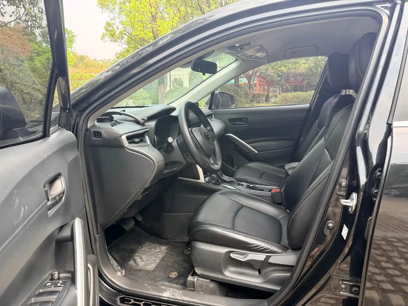 Toyota Corolla Cross 2022 2.0L Pioneer Edition фото 7