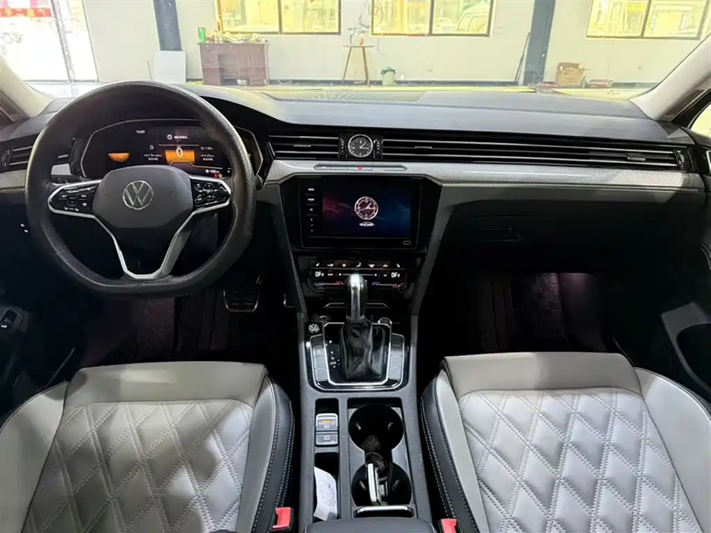 Volkswagen Magotan 2023 2 Million Units Anniversary Edition 330TSI DSG Leading Type фото 17