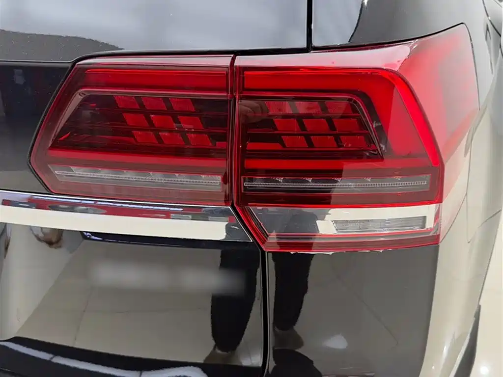 Volkswagen Teramont 2019 380TSI 4WD Luxury Edition China VI фото 12