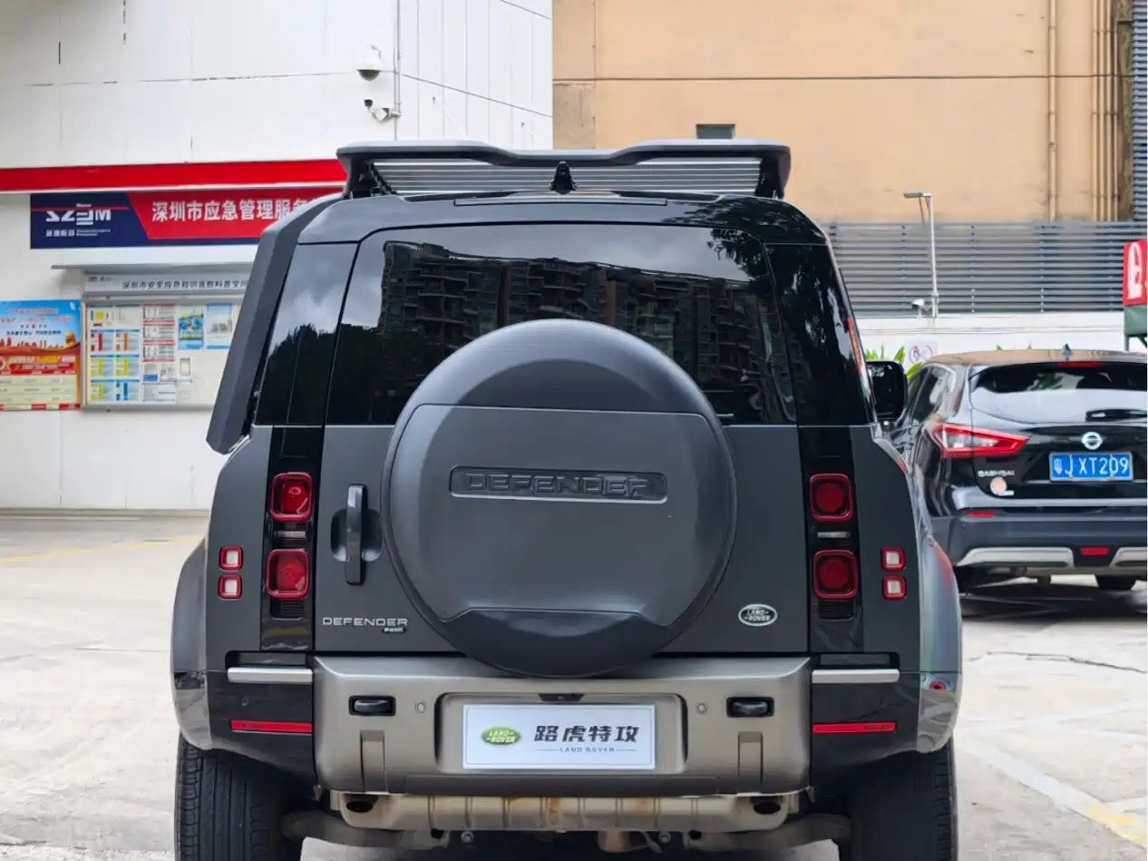Land Rover Defender 2023 Model 110 3.0T P400 X-DYNAMIC HSE фото 13
