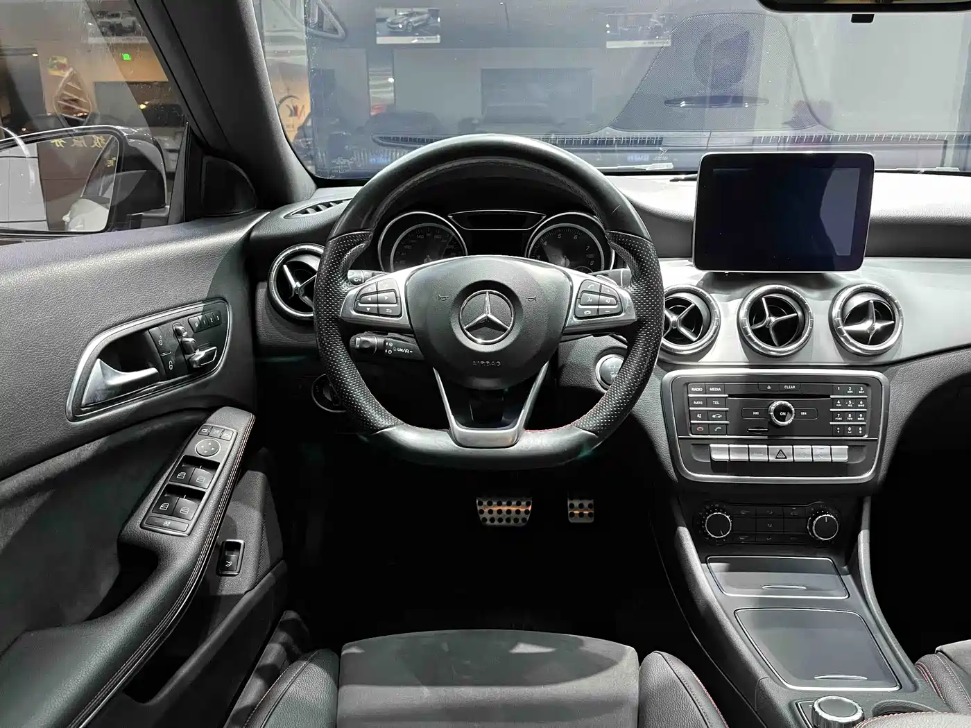 Mercedes-Benz CLA (Import) 2017 CLA 220 4MATIC фото 8