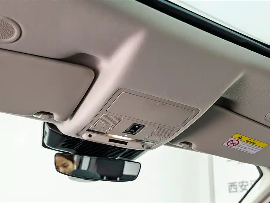 Land Rover Discovery Sport 2024 Performance Technology Edition фото 22