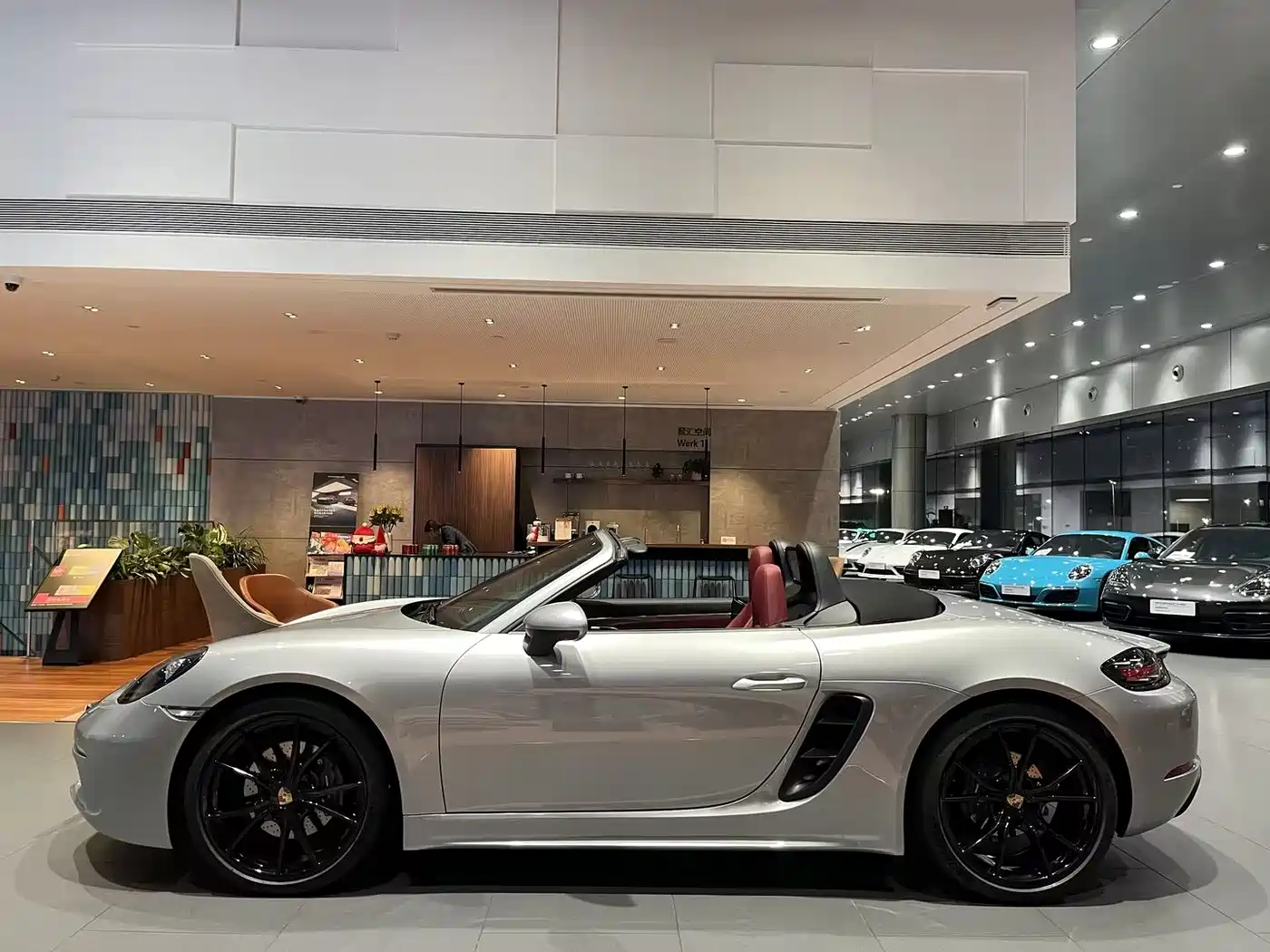 Porsche 718 2022 Boxster 2.0T фото 2