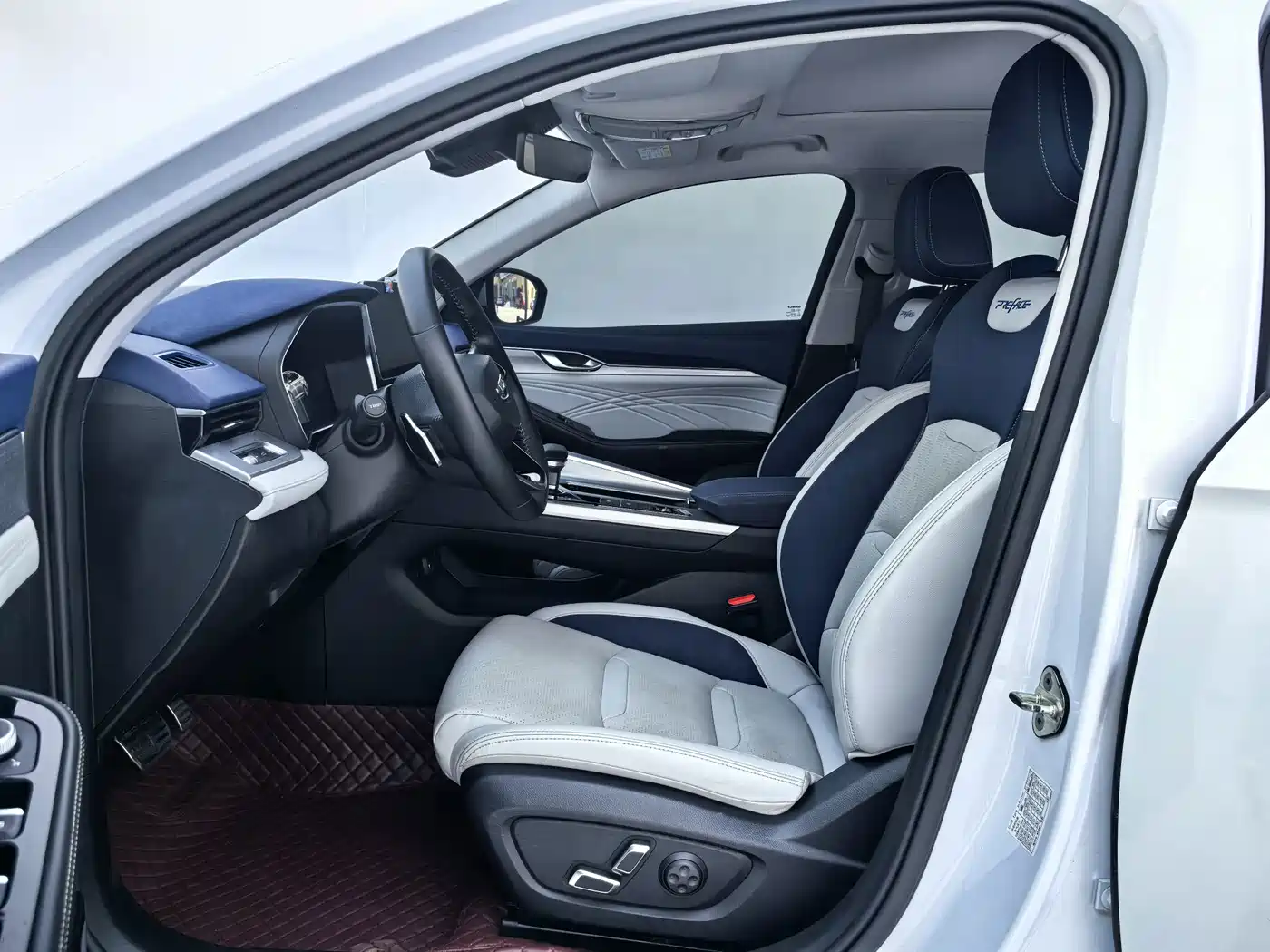 Фото 4 - Geely Preface