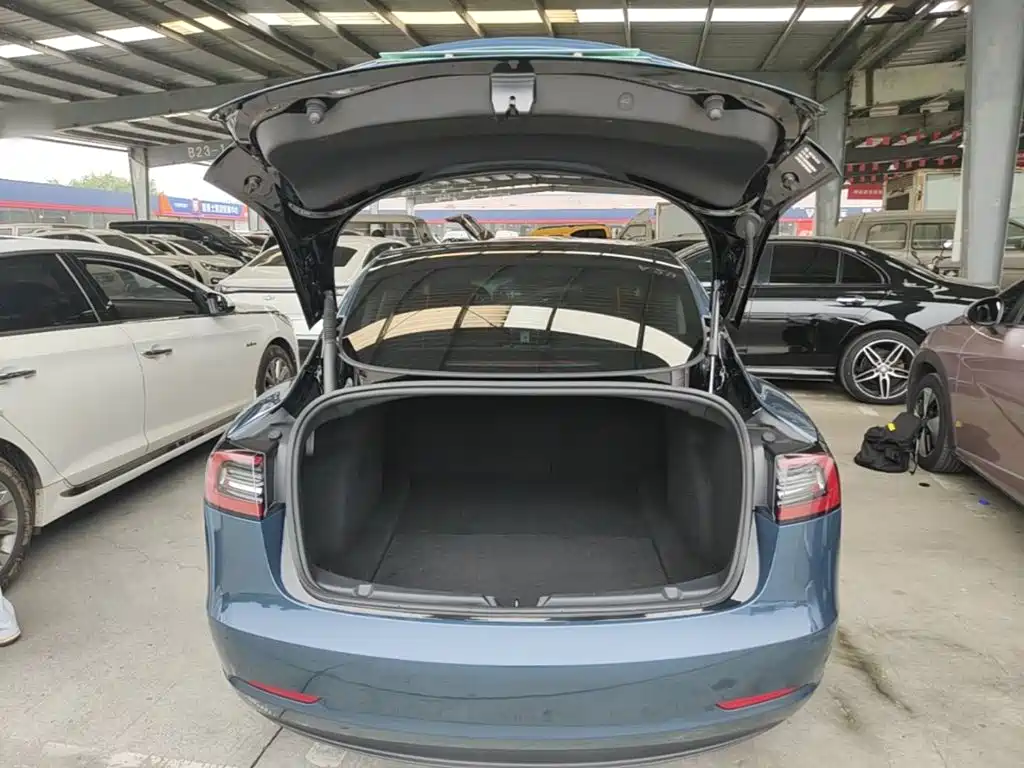 Фото 19 - Tesla Model 3