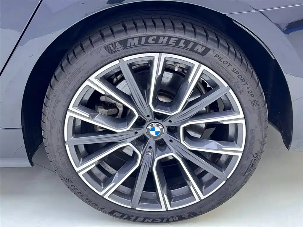 BMW 7 Series 2019 740Li Leading M Sport Package фото 12