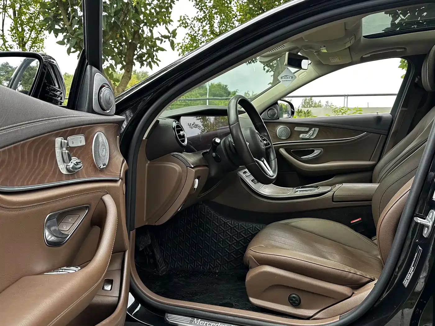 Mercedes-Benz E-Class 2019 E 300 L Fashion фото 3
