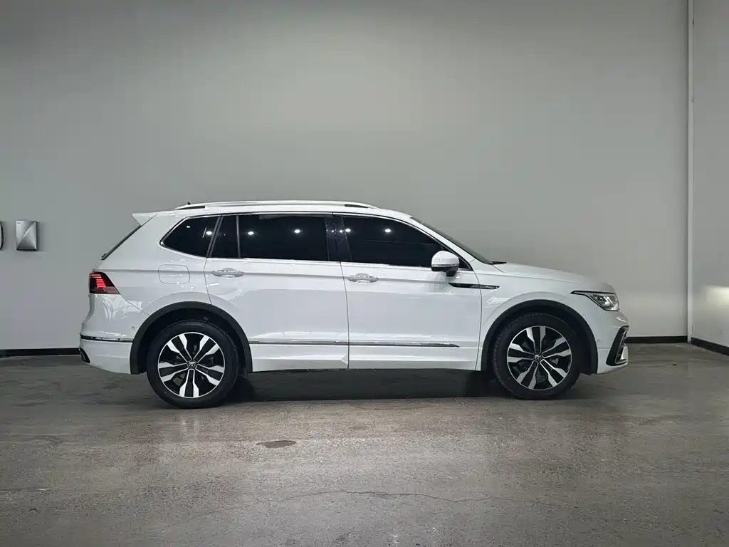 Фото 5 - Volkswagen Tiguan L