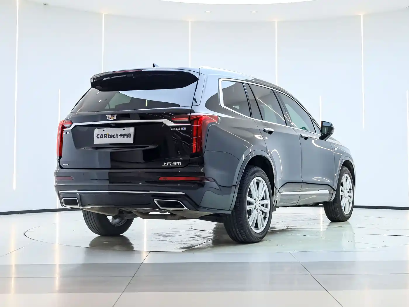 CADILLAC XT6