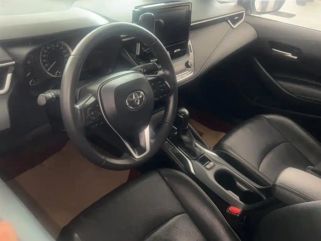 Toyota Corolla 2021 1.2T S-CVT Luxury Edition фото 15