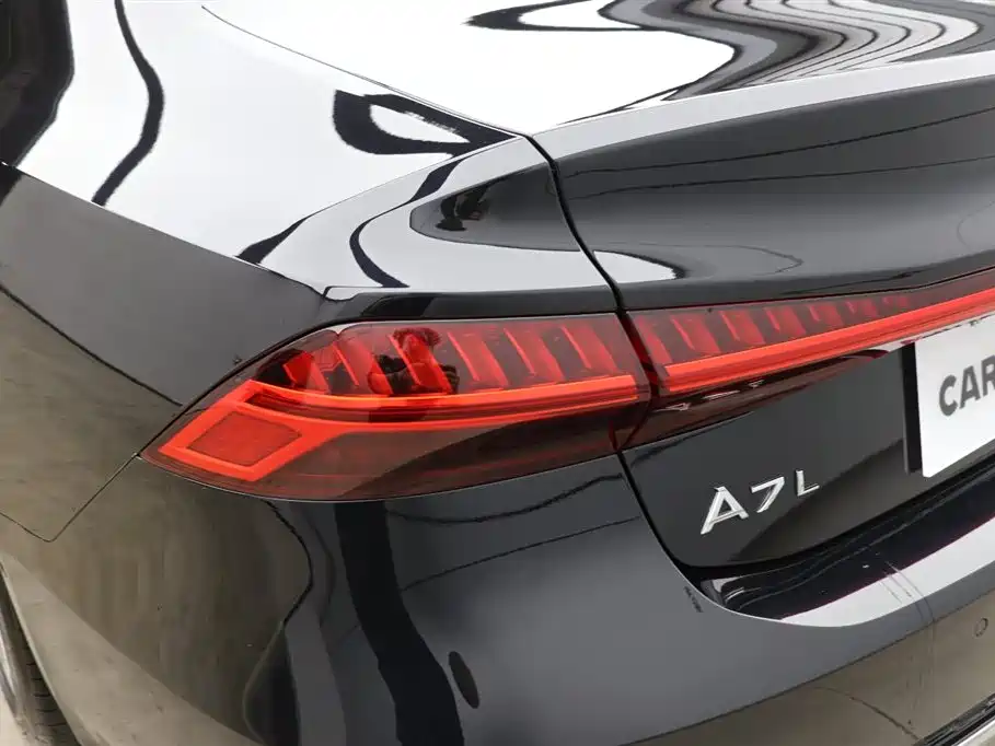 Audi A7L 2024 45 TFSI quattro Premium Luxury фото 30