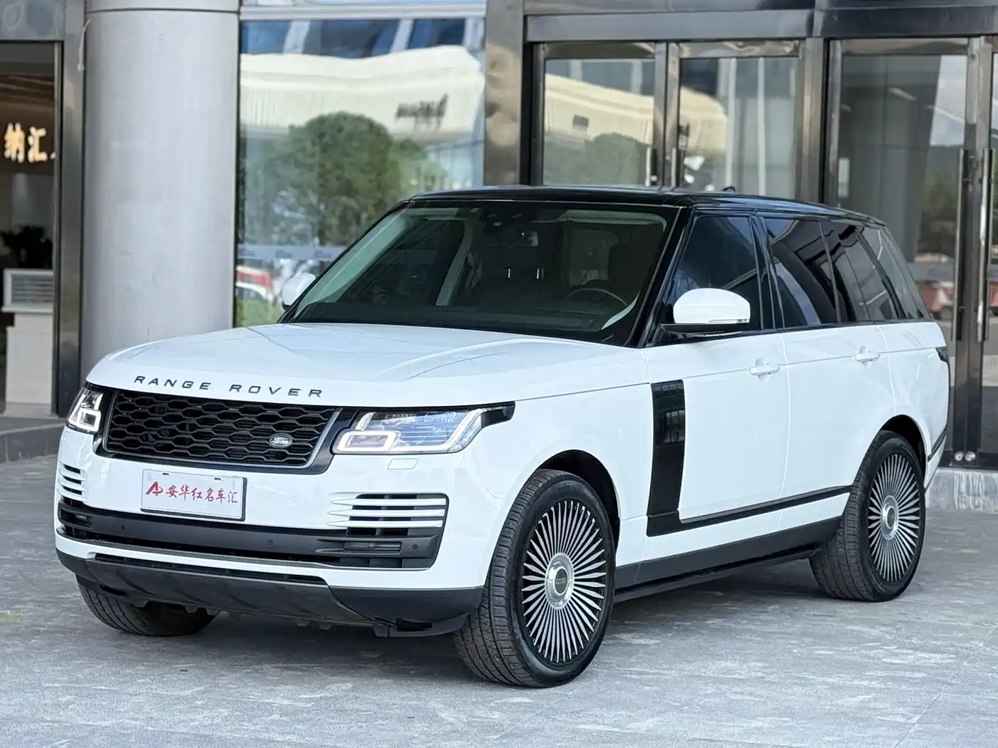 Land Rover Range Rover 2018 3.0 SC V6 Golden Age Edition