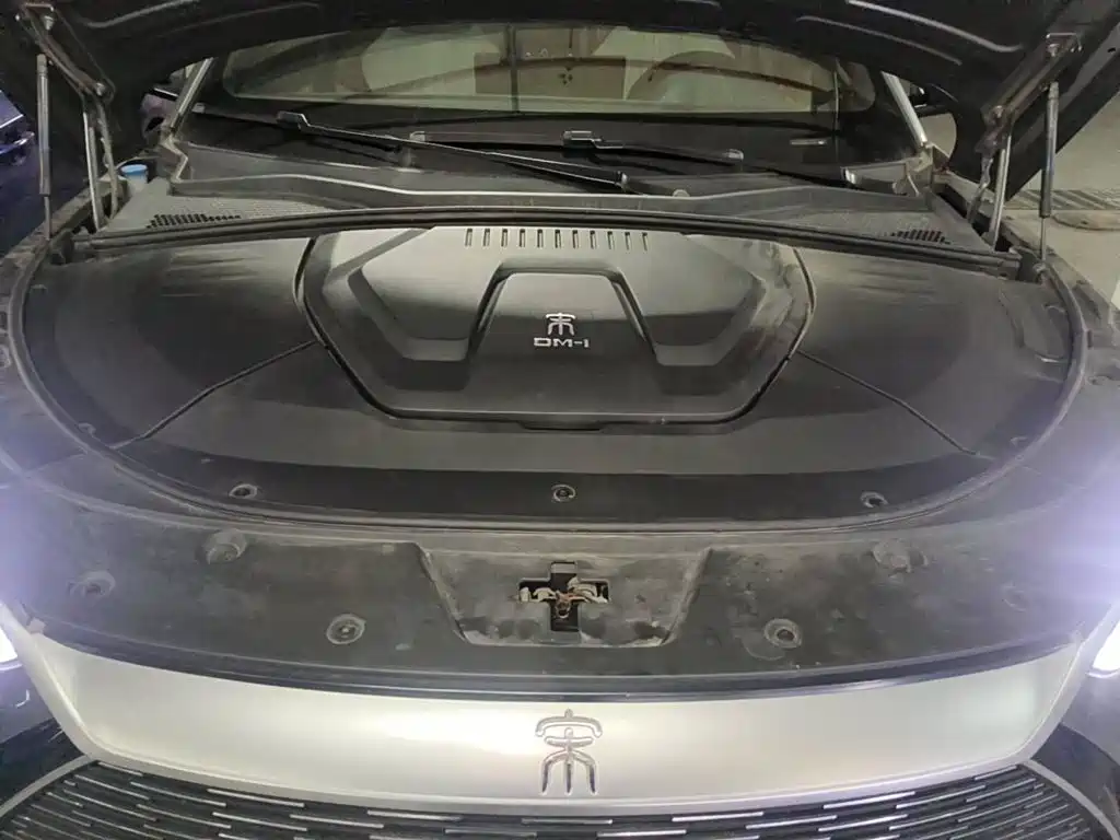 Photo 3 - BYD Song PLUS PHEV