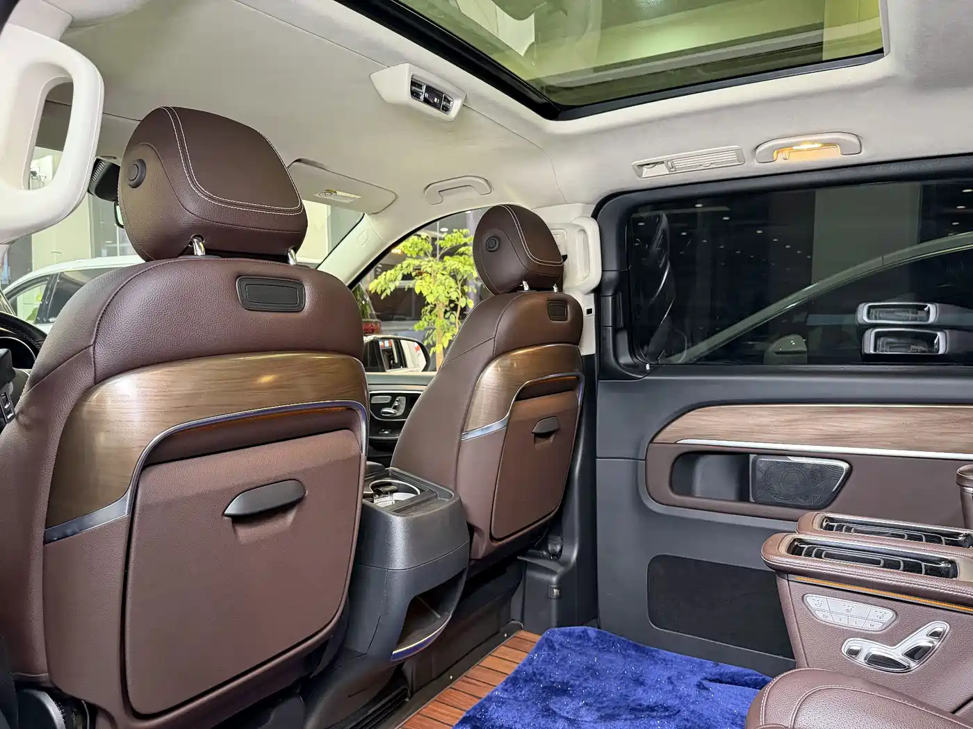 MERCEDES-BENZ V CLASS