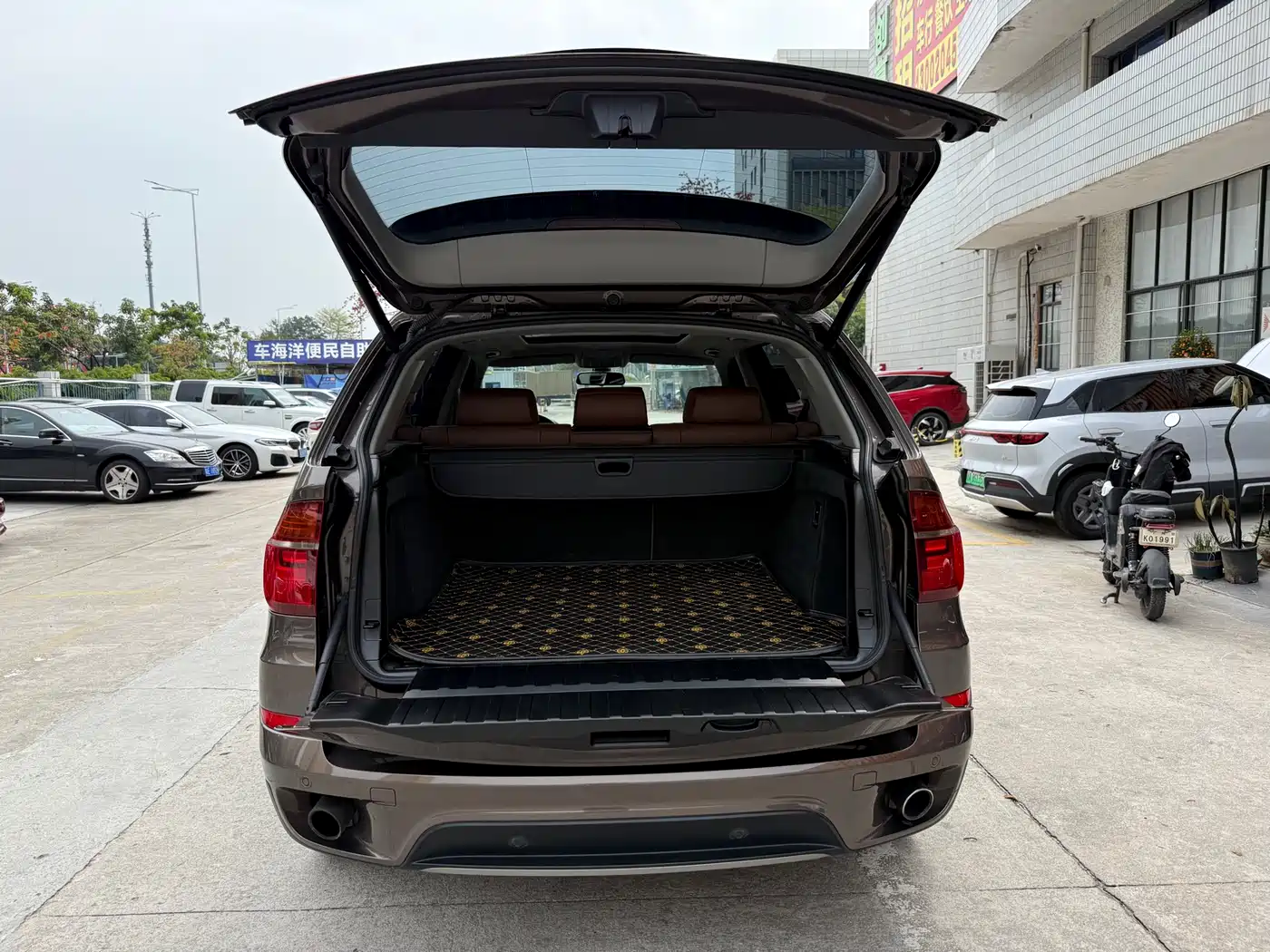 BMW X5 (Import) 2013 xDrive35i Leading фото 28