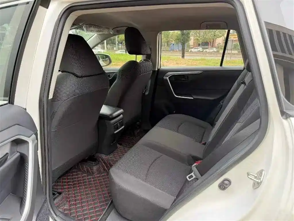 Toyota RAV4 Rongfang 2020 2.0L CVT 2WD Trend Edition фото 6