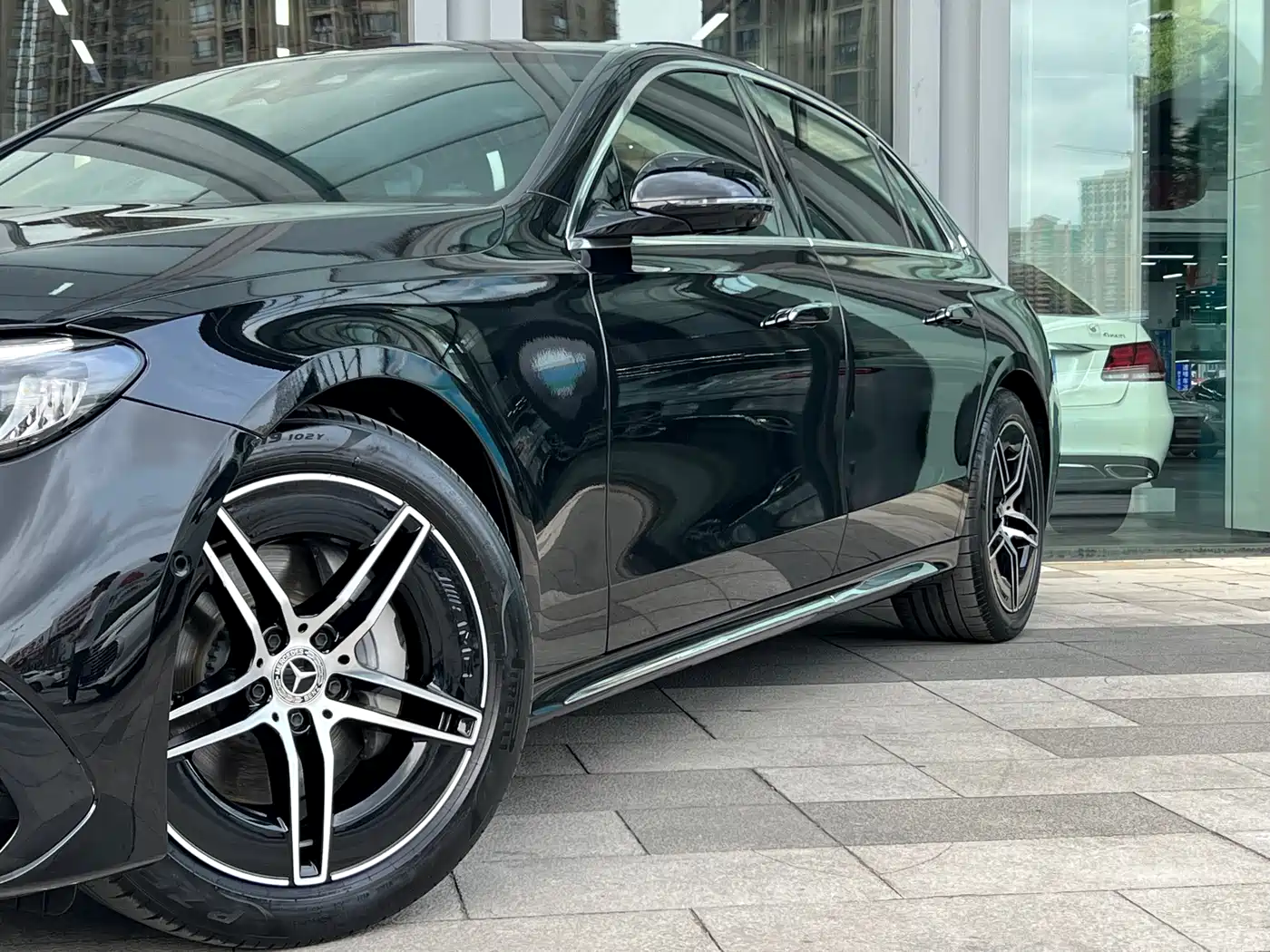 Mercedes-Benz E-Class 2024 Model E 300 L Luxury Sport фото 2