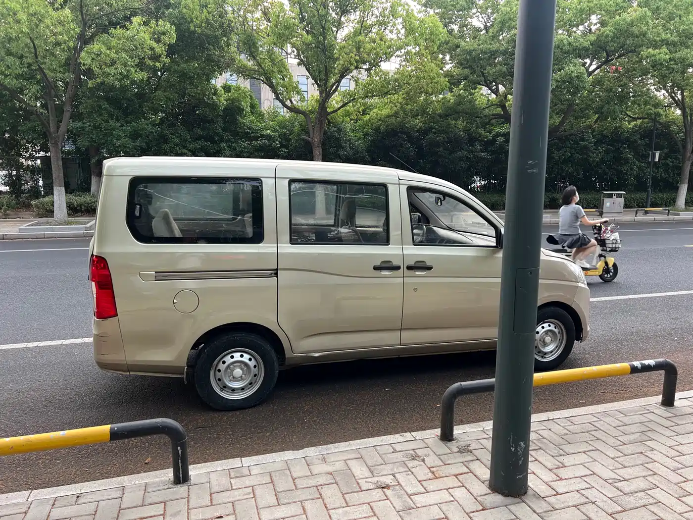 Wuling Motors Wuling Rongguang V 2017 2016 1.2L Standard