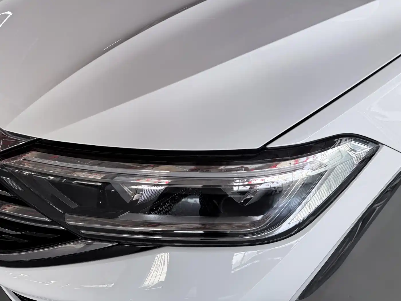 Volkswagen Sagitar 2023 300TSI DSG Excellence Edition фото 4