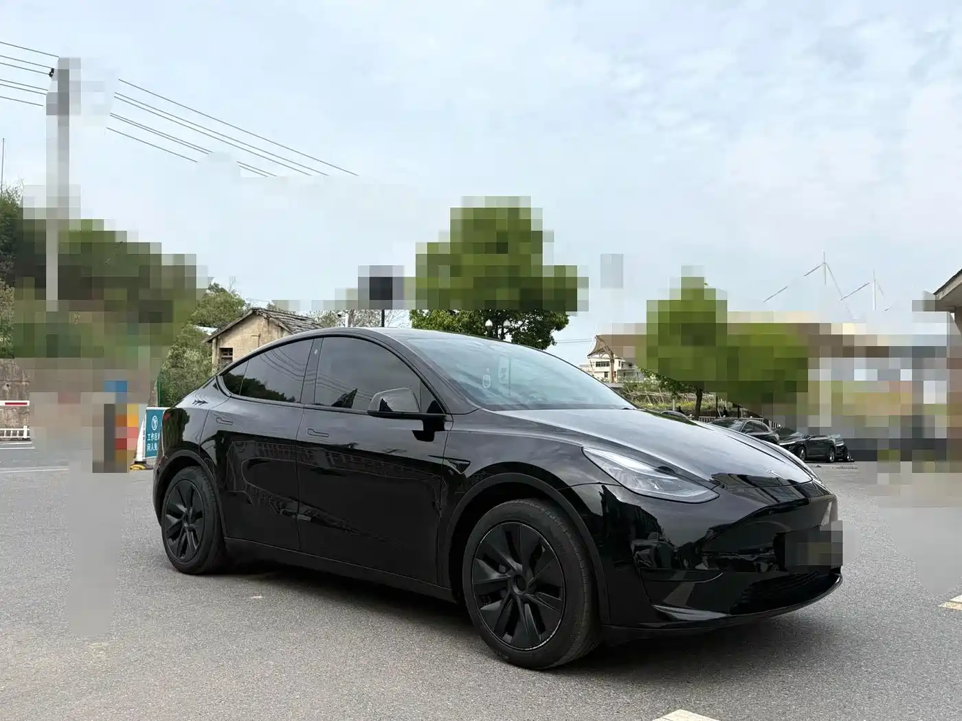 TESLA MODEL Y