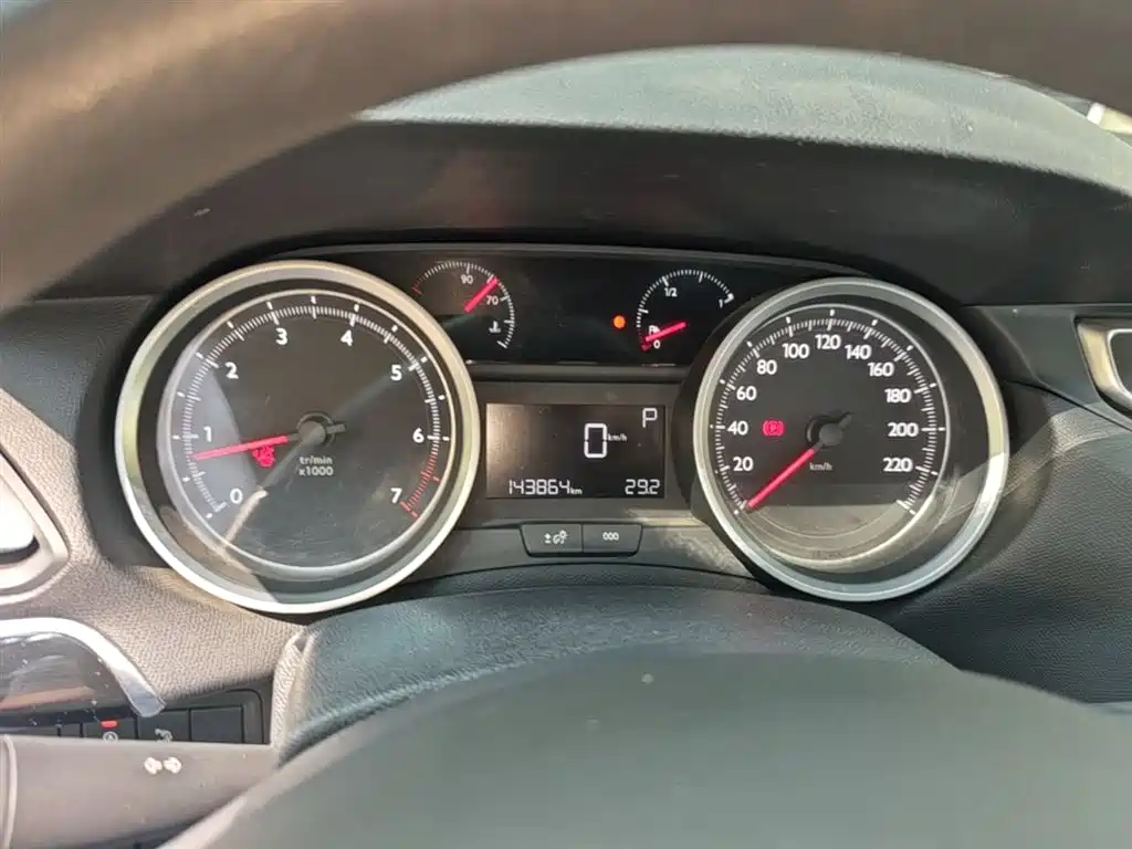 Peugeot 408 2014 1.8L Automatic Leading Edition фото 12