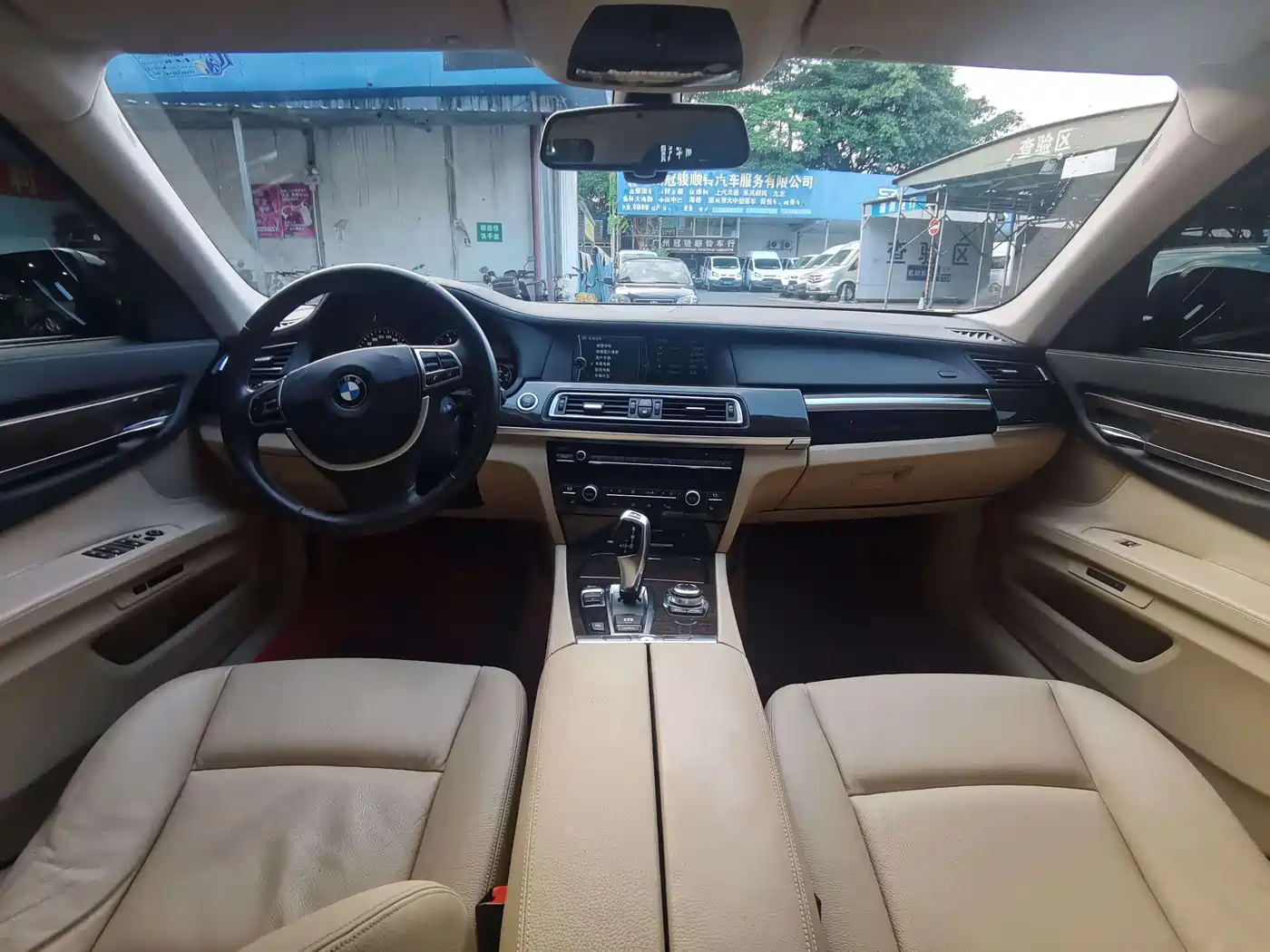 BMW 7 Series 2011 740Li Steinway Limited Edition фото 7