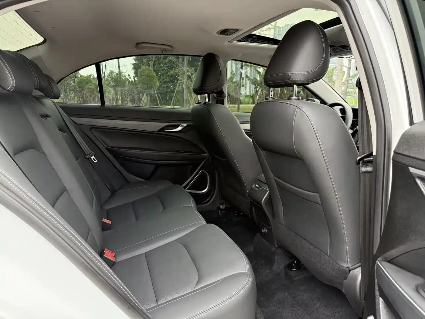 GEELY AUTOMOBILE EMGRAND