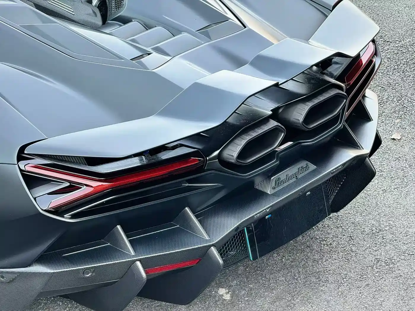 Lamborghini Revuelto 2023 6.5L PHEV Standard фото 8