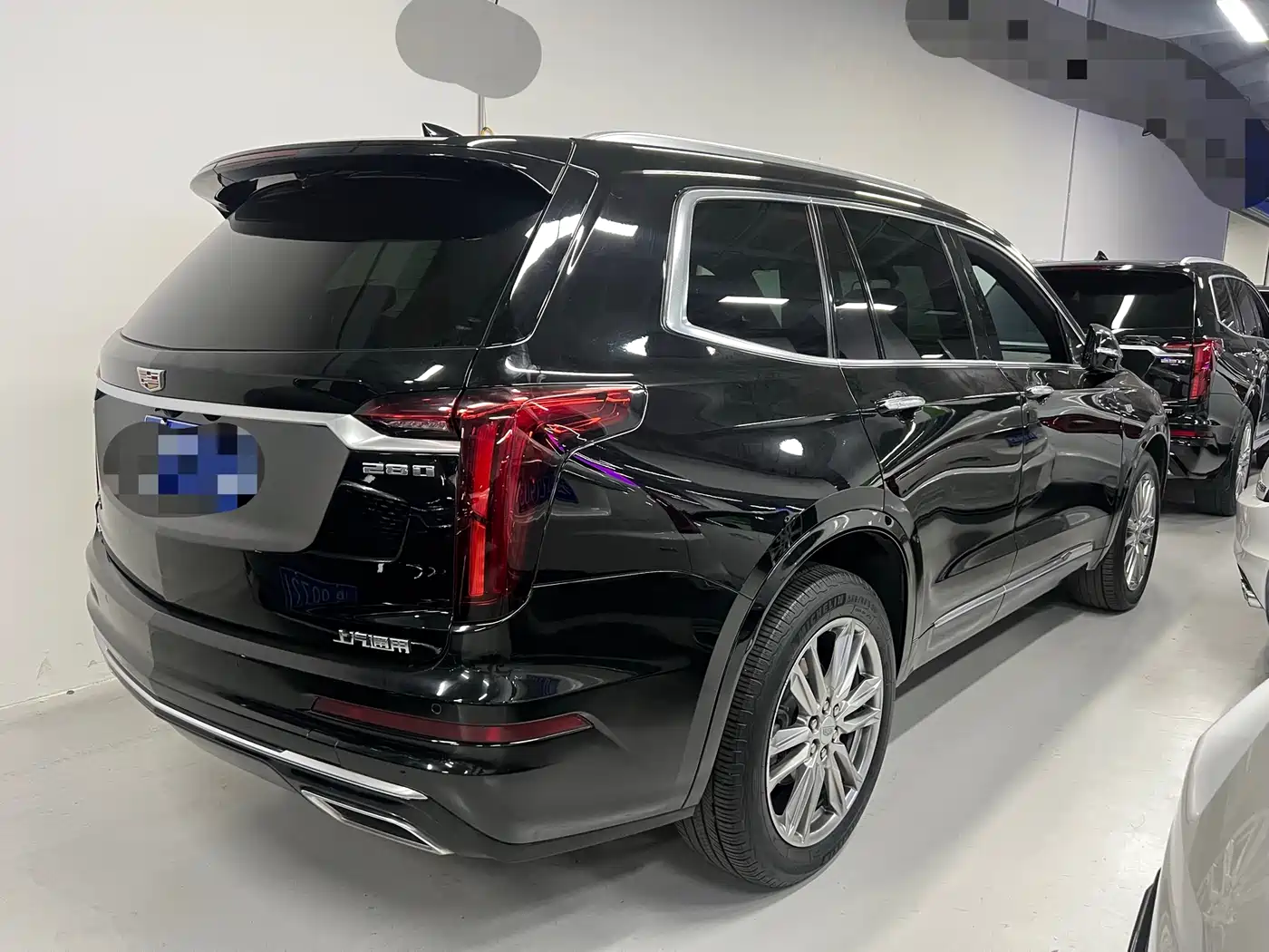 CADILLAC XT6