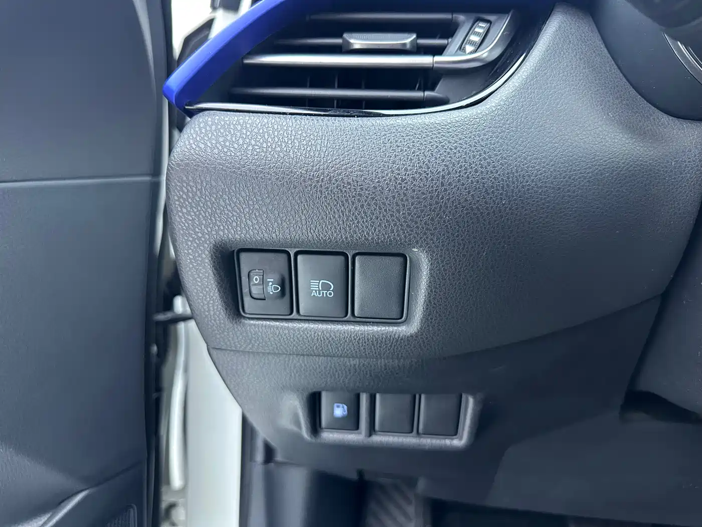 Toyota IZOA 2018 2.0L Speed Edition China VI фото 11