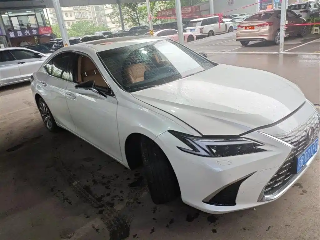 Lexus ES 2025 200 Ultimate Edition фото 2