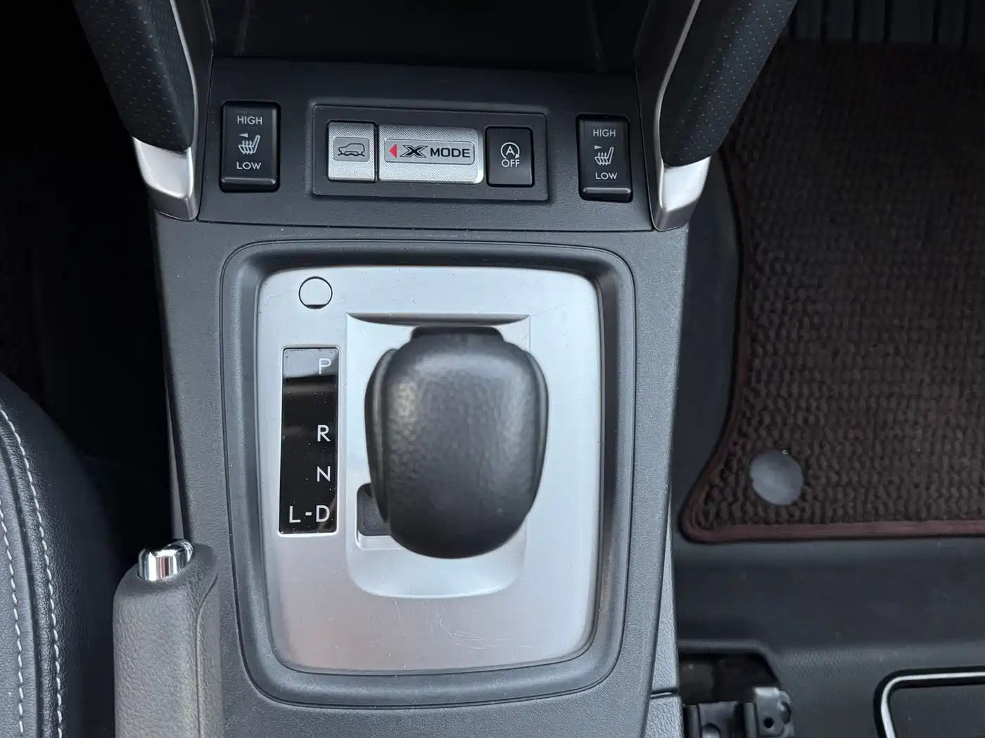 Subaru Forester 2016 2.0i Luxury Navigation Edition фото 17