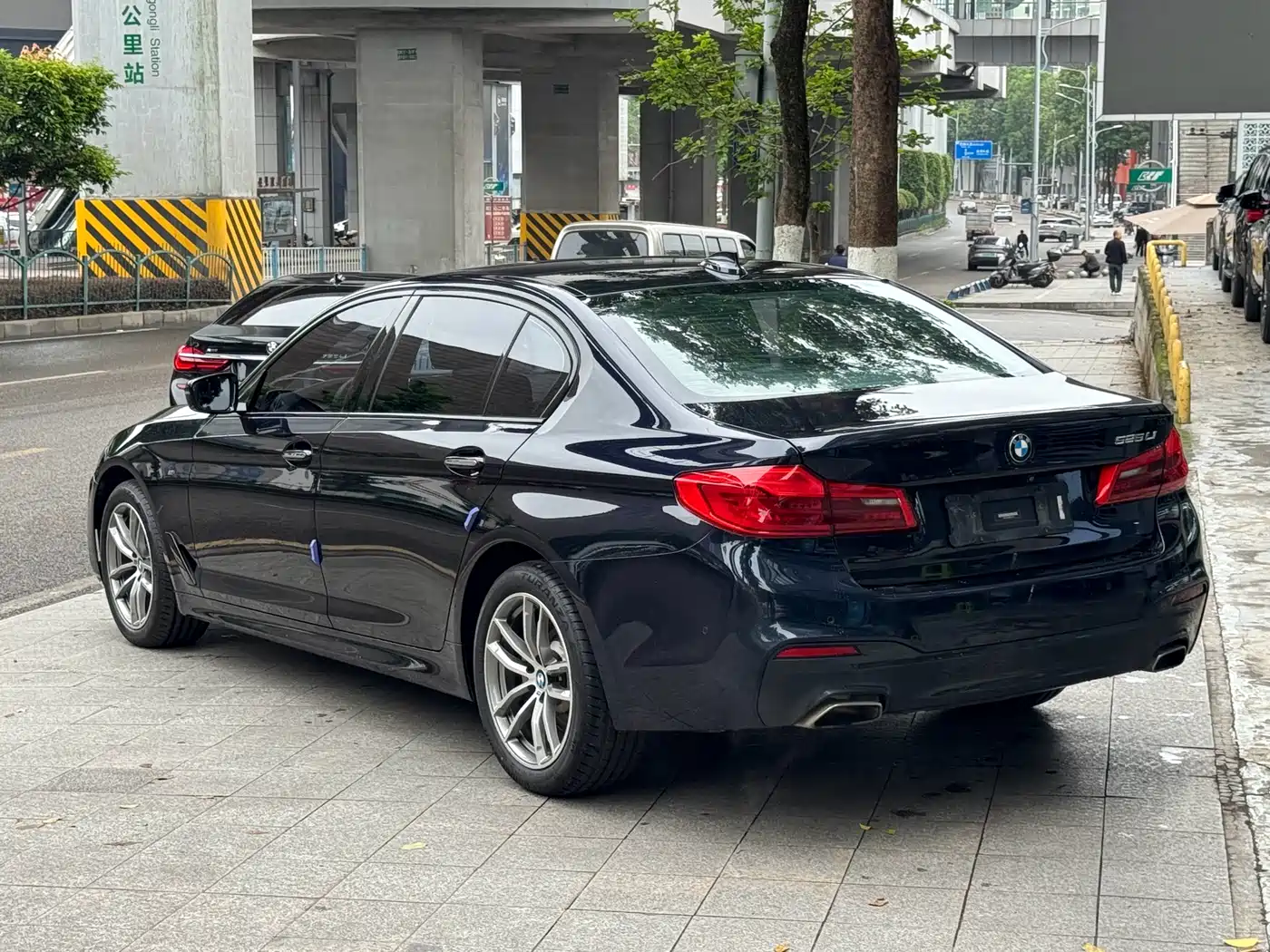 BMW 5 Series 2018 525Li M Sport Package фото 17