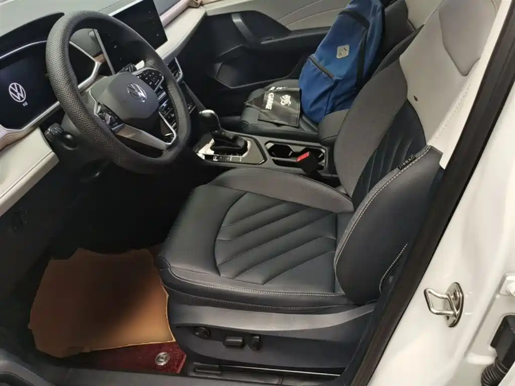 Volkswagen Tharu 2023 300TSI 2WD Bright Moon Edition фото 15