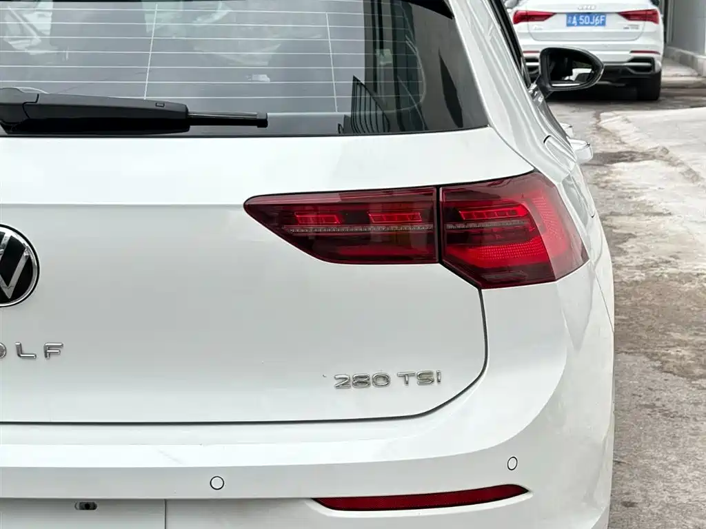 Volkswagen Golf 2023 280TSI DSG R-Line Lite фото 16
