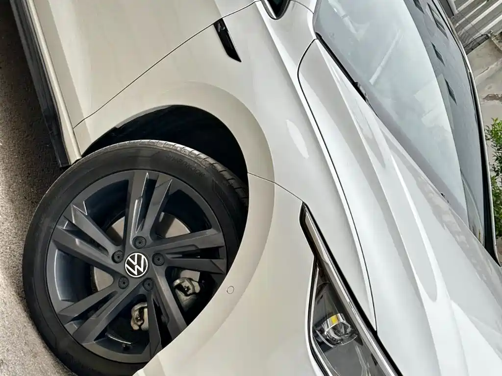 Volkswagen Golf 2023 280TSI DSG R-Line Lite фото 26