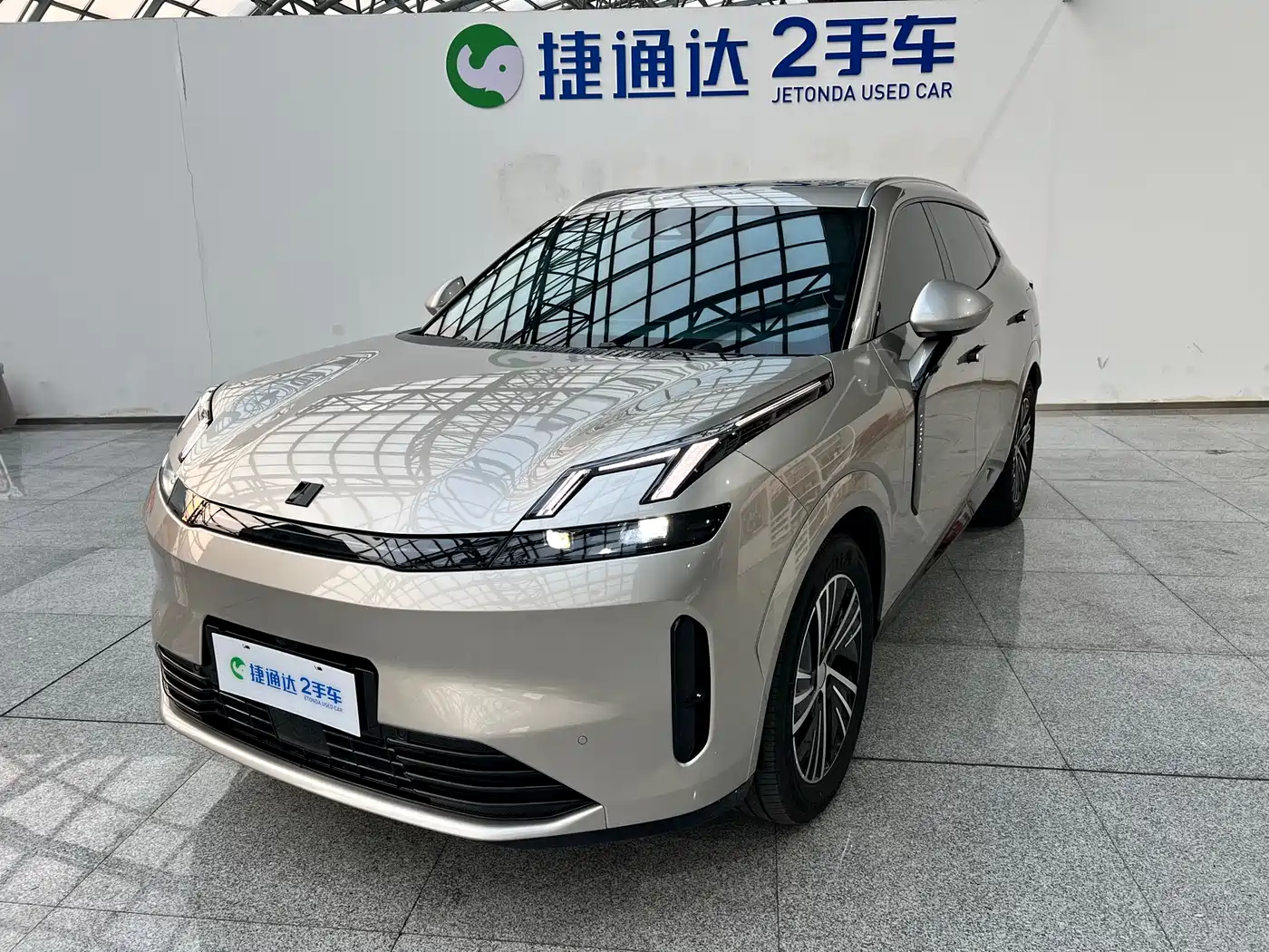 Lynk & Co 08 EM-P 2025 120km Long Range Pro