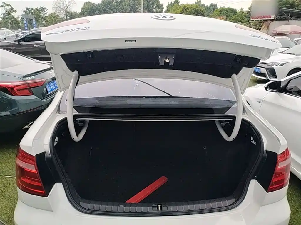 Volkswagen Bora 2014 1.6L Manual Comfort Edition фото 19