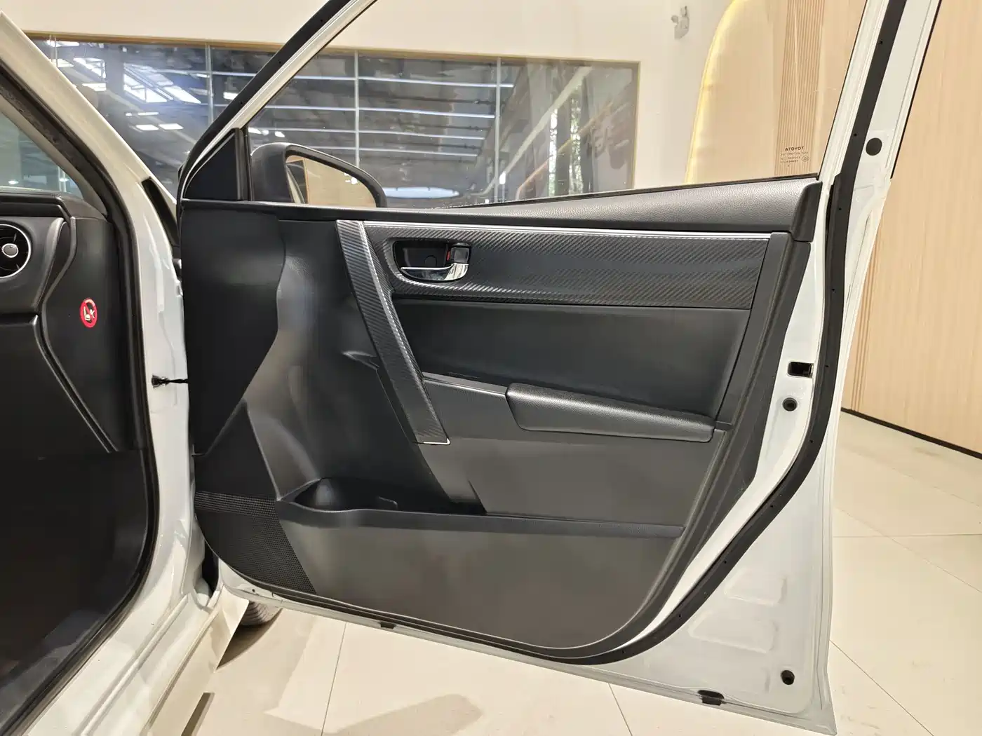 Toyota Levin 2018 185T CVT Luxury Edition фото 27
