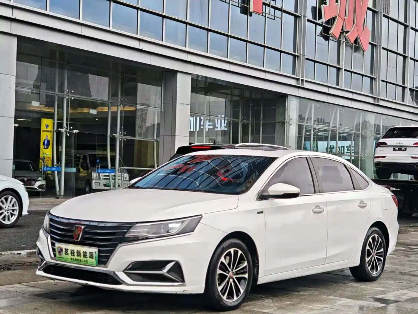ROEWE I6 NEW ENERGY