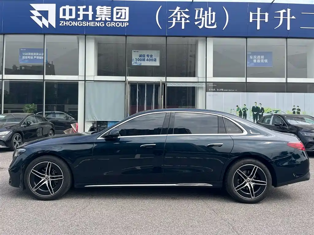 Фото 2 - Mercedes-Benz E-Class