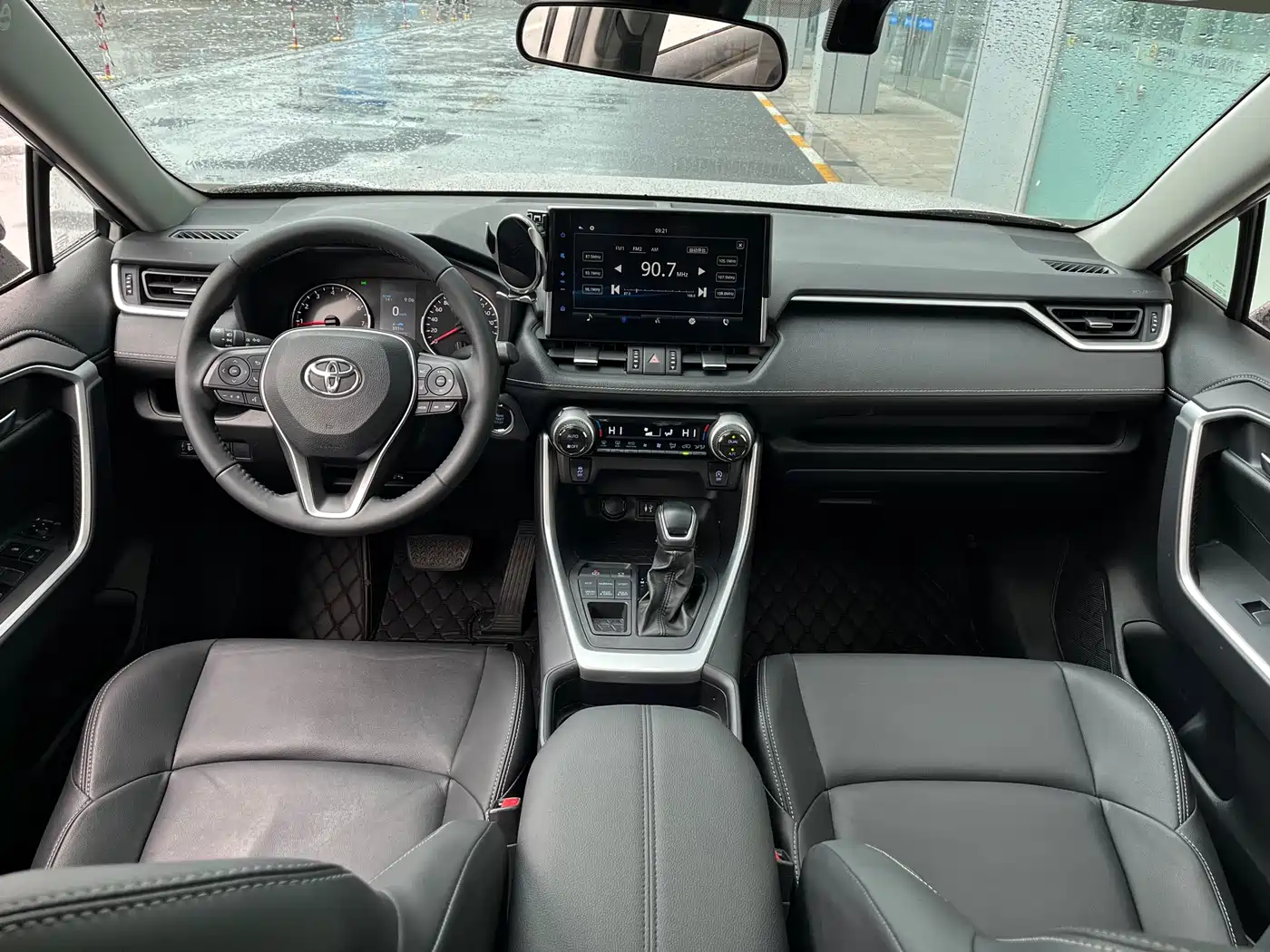 Toyota Wildlander 2022 2.0L CVT AWD Luxury PLUS Edition фото 15