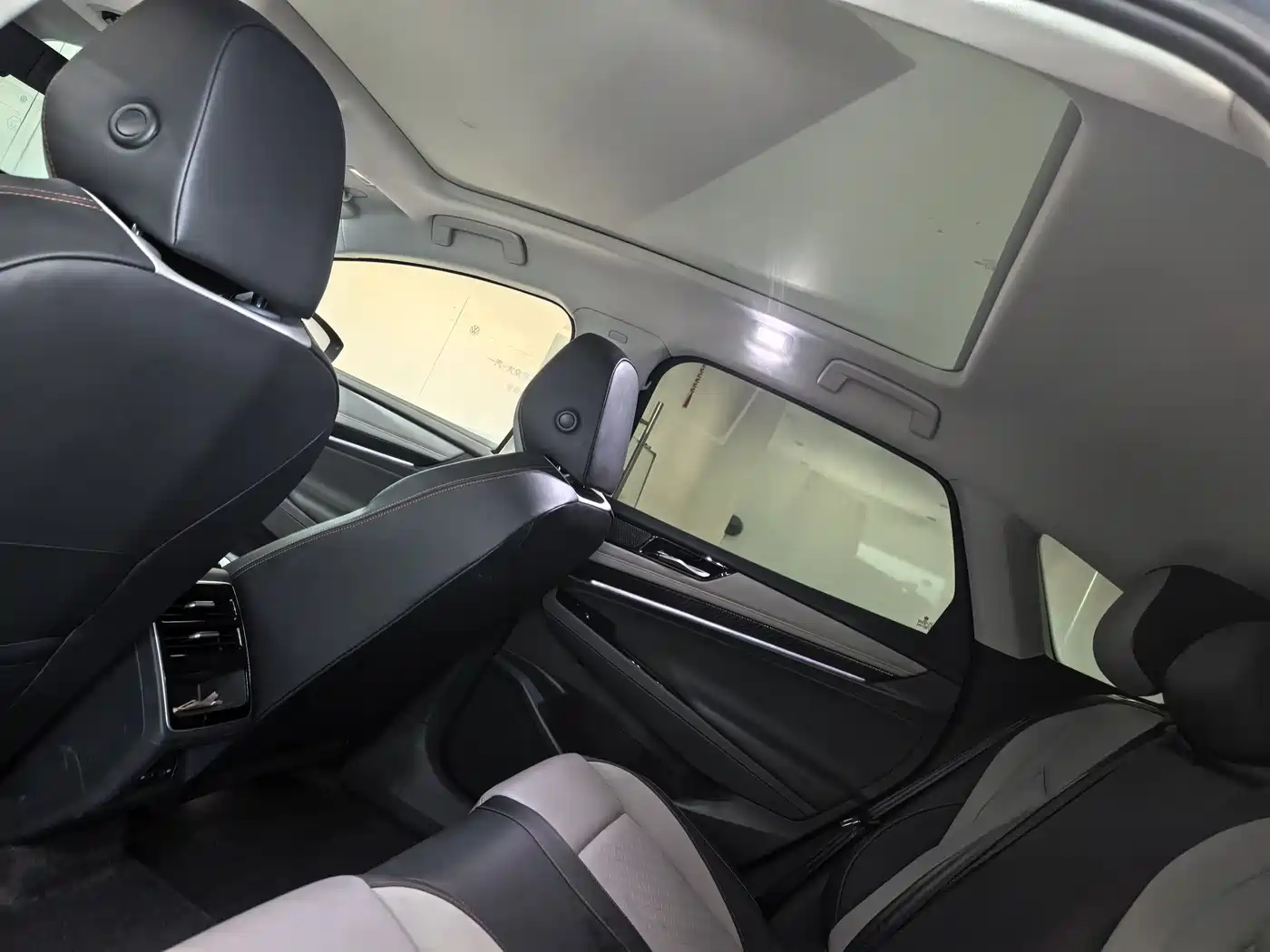 VOLKSWAGEN ID.7 VIZZION