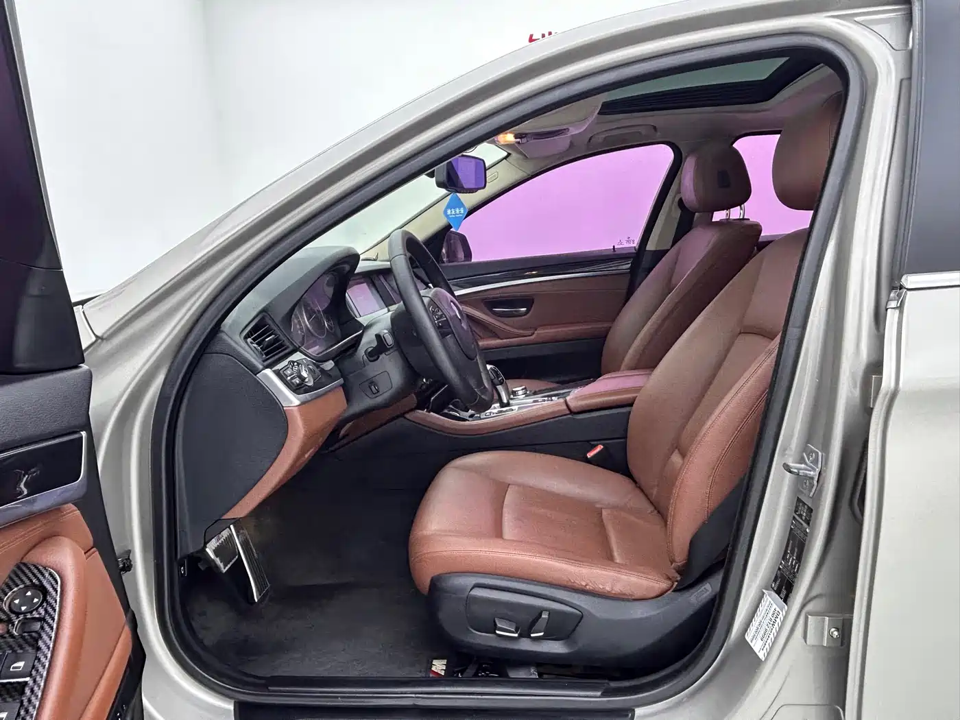 BMW 5 Series (Import) 2014 520i Classic фото 7
