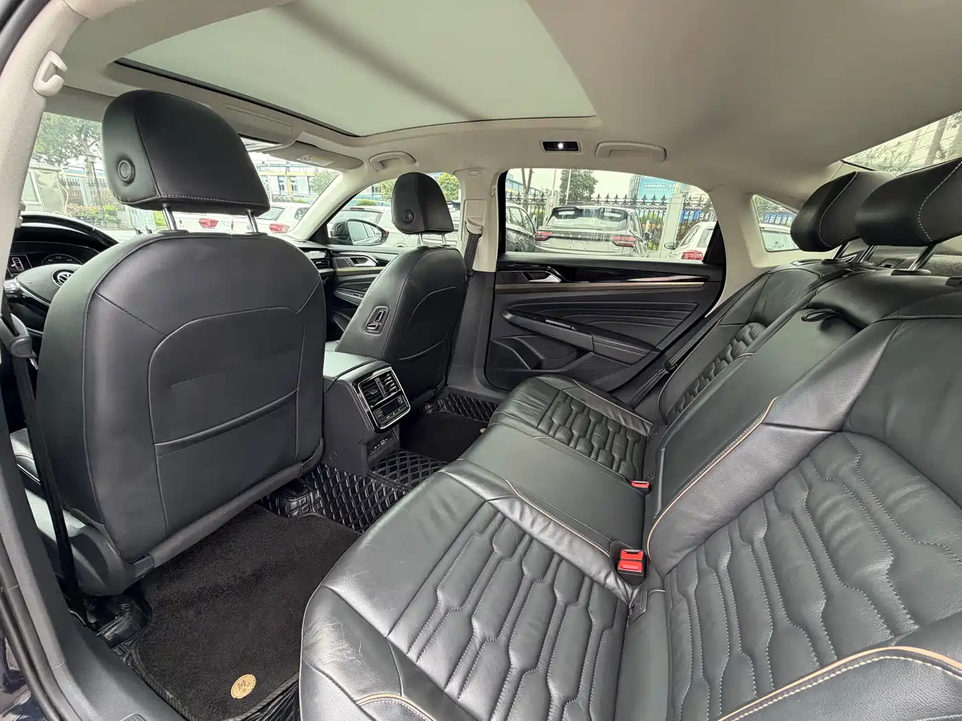 Volkswagen Passat 2021 Model 330TSI Elite Edition фото 6